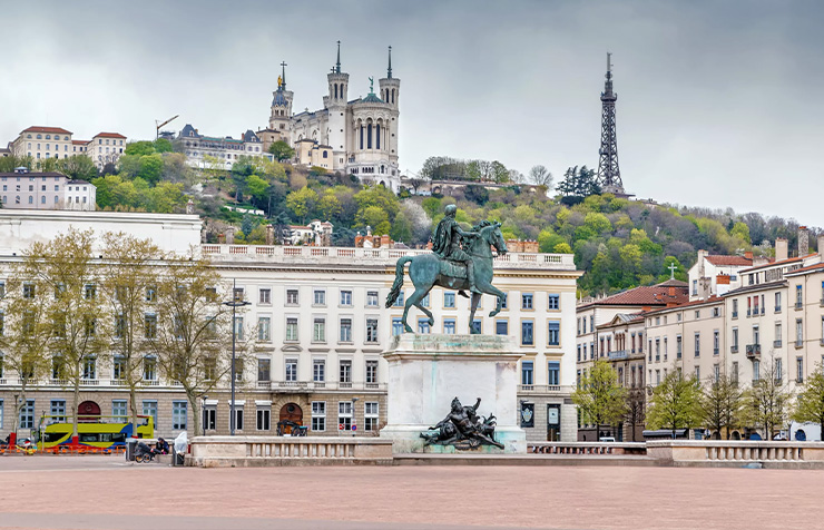 DESTINATION LYON 3