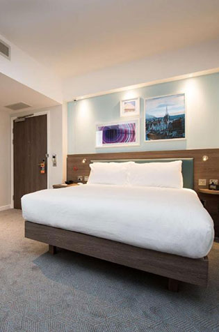 Hôtel 3* : Hampton by Hilton (ou similaire) - COMPLET