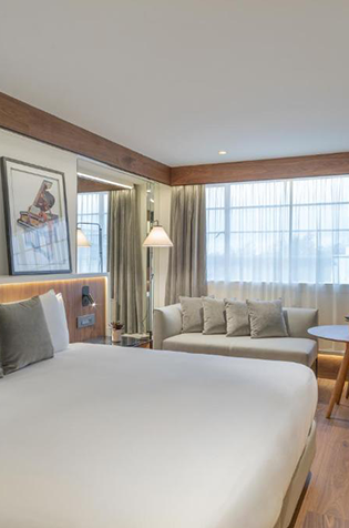 Hôtel 4*  Supérieur : Melia White House (ou similaire) 