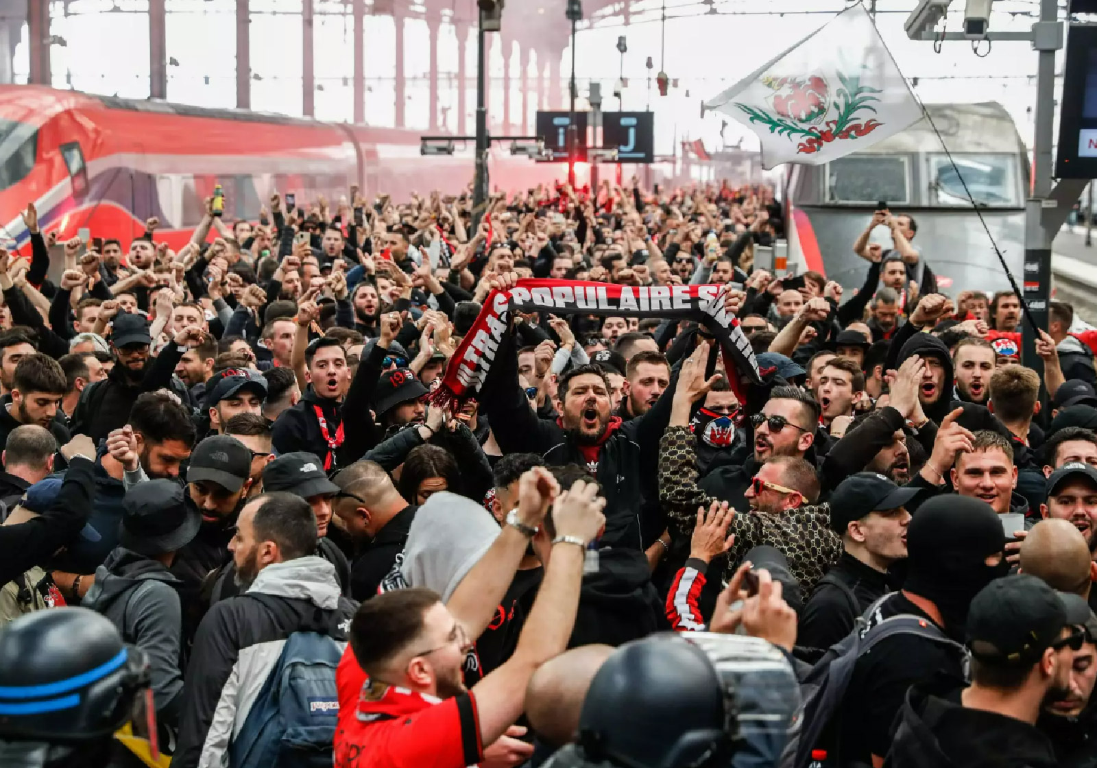 Déplacement des supporters de l'OGC Nice à Paris pour la finale de la Coupe de France 2022