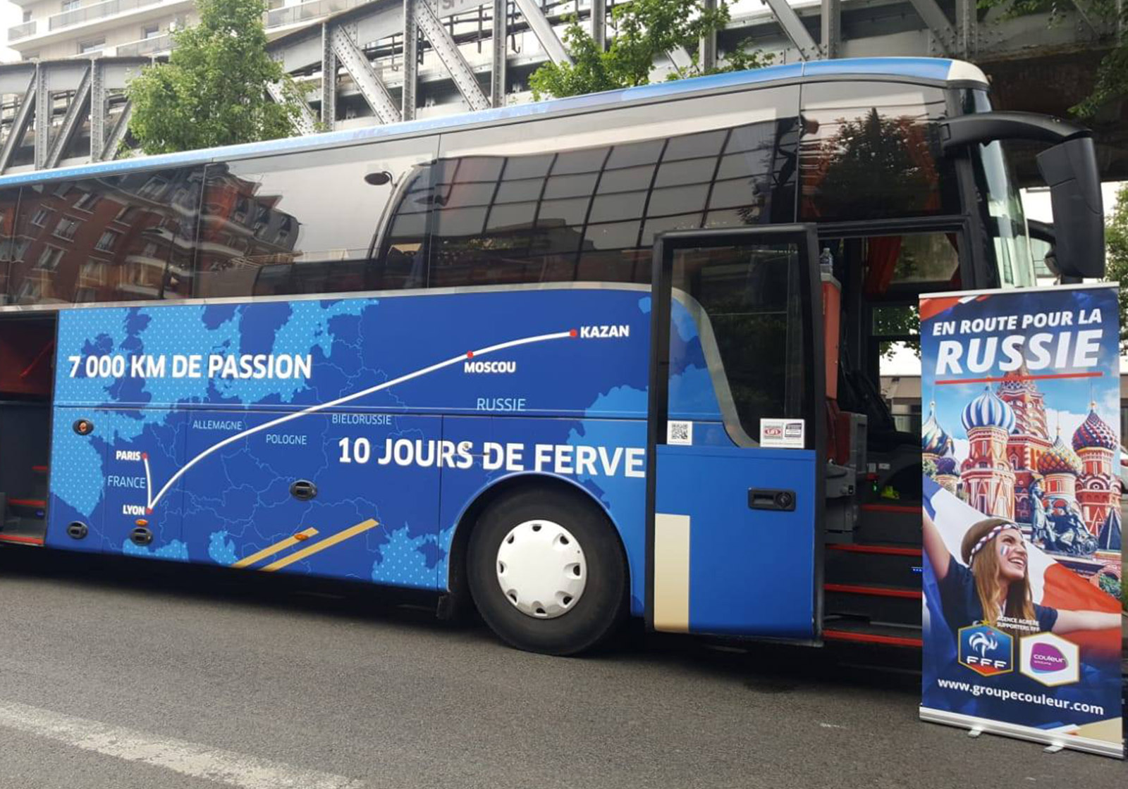 Full covering of the French Football Team's coach « LE BUS DES BLEUS »_Russia 2018
